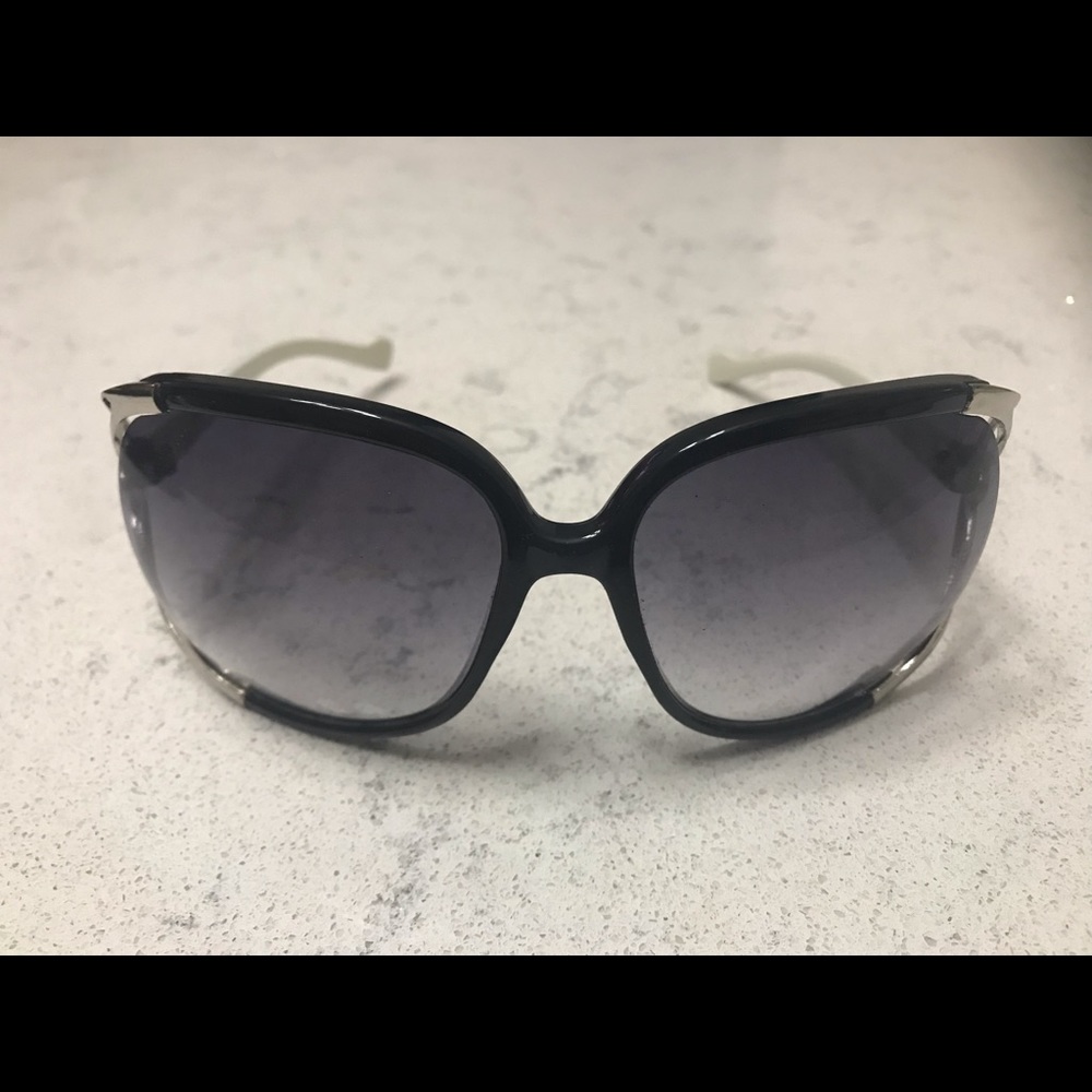 Jessica Sympson Sunglasses